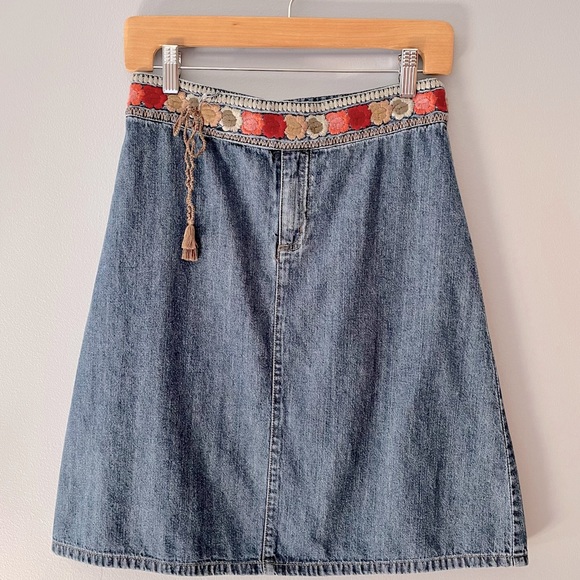 DKNY Jeans Denim Embroidered A-Line Skirt - Picture 9 of 9